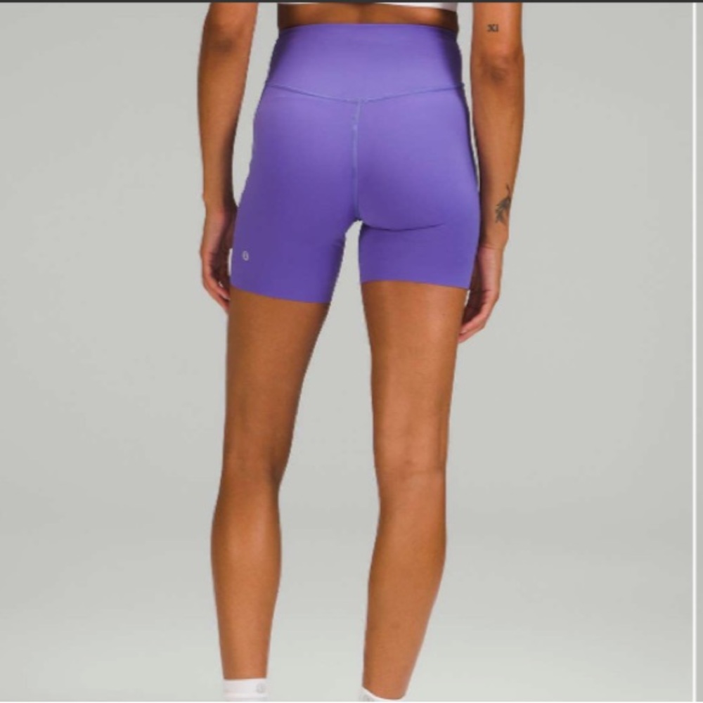 Lululemon Base Pace High-Rise Short 6"
Charged Indigo - Picture 2 of 5